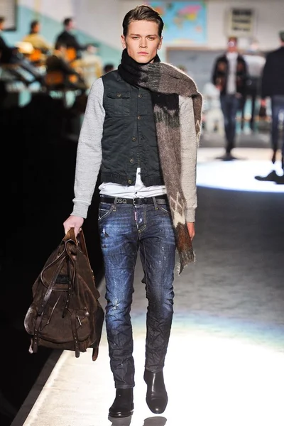Look 26